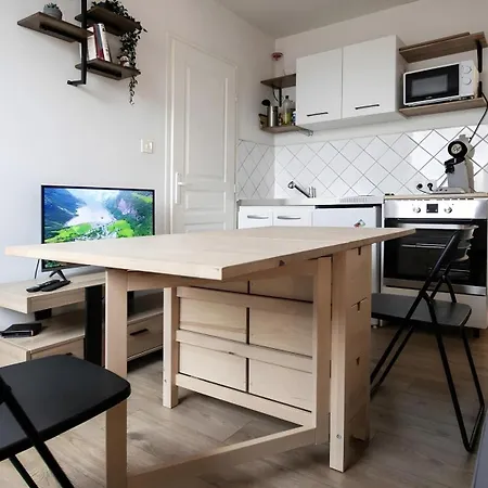 T2 Calme Proche De La Citadelle *