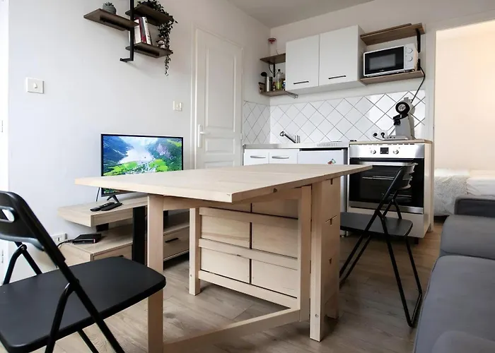 T2 Calme Proche De La Citadelle *